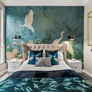  Apartment Newly Refurbished - Garden Terrace Delight In United Kingdom